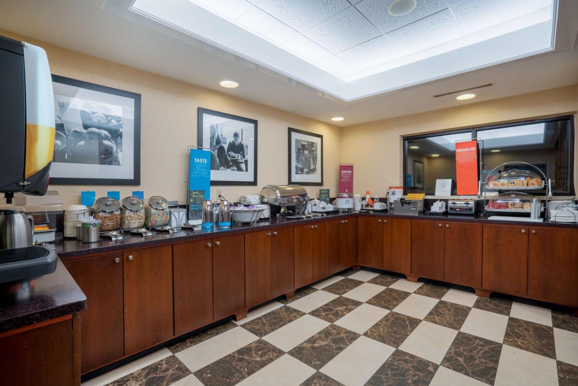 Hampton Inn Frostburg Εξωτερικό φωτογραφία